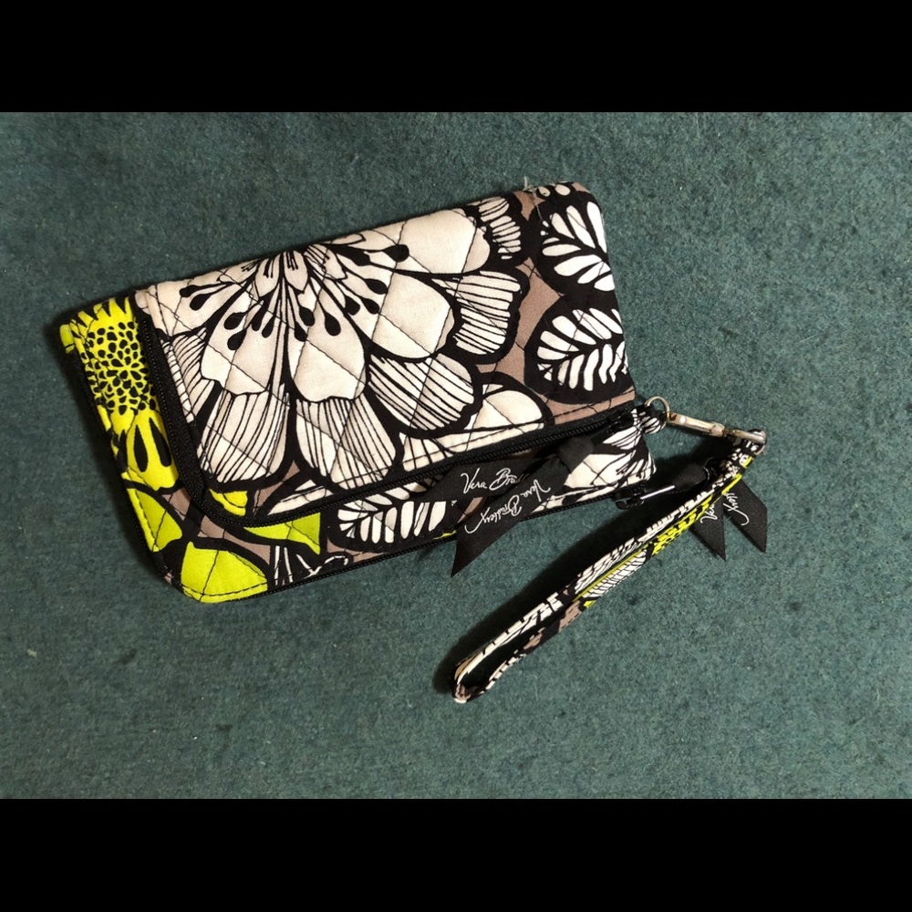 Vera Bradley: Zip zip wristlet: Citron